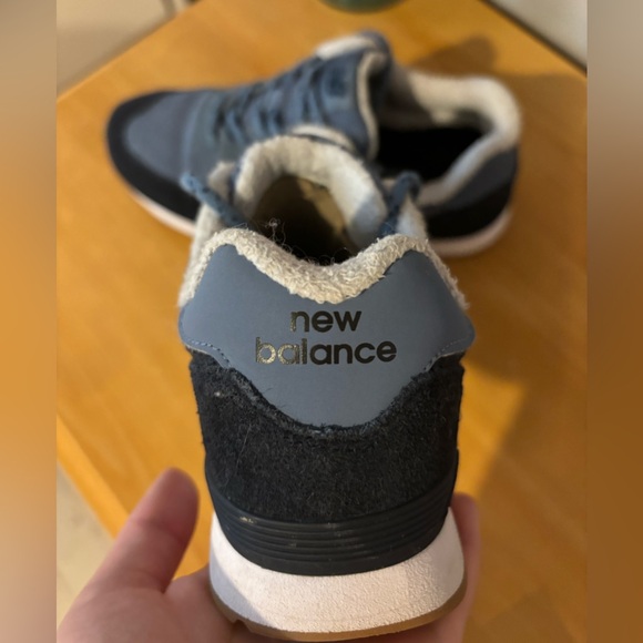 New Balance 574 in a boys 3.5 - Picture 3 of 4